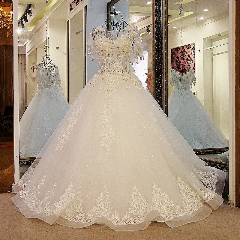 Luxury Ball Gown Wedding Dresses Short Sleeve Lace Beading Crystals Bow Lace Up Bridal Gowns