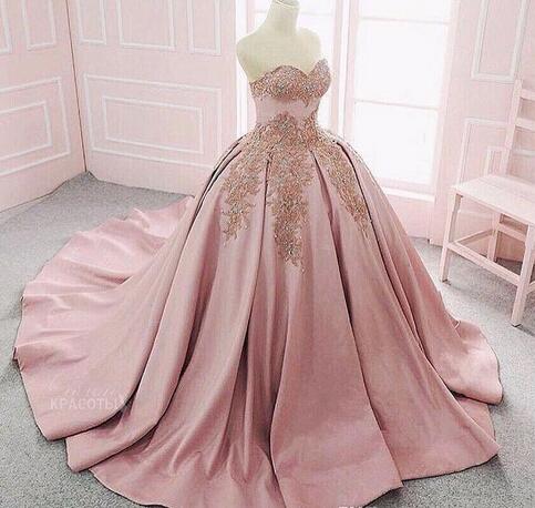 Sweetheart With Gold Lace Appliques Ball Gown Prom Dresses Beaded Formal Special Occasion Party Gowns 2018 Customized Formal Wear