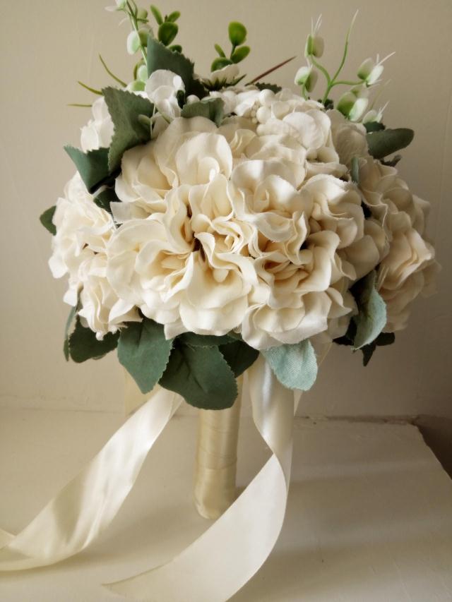 Wedding Bouquet Ivory Handmade Flower With Leaves Wedding Bouquets