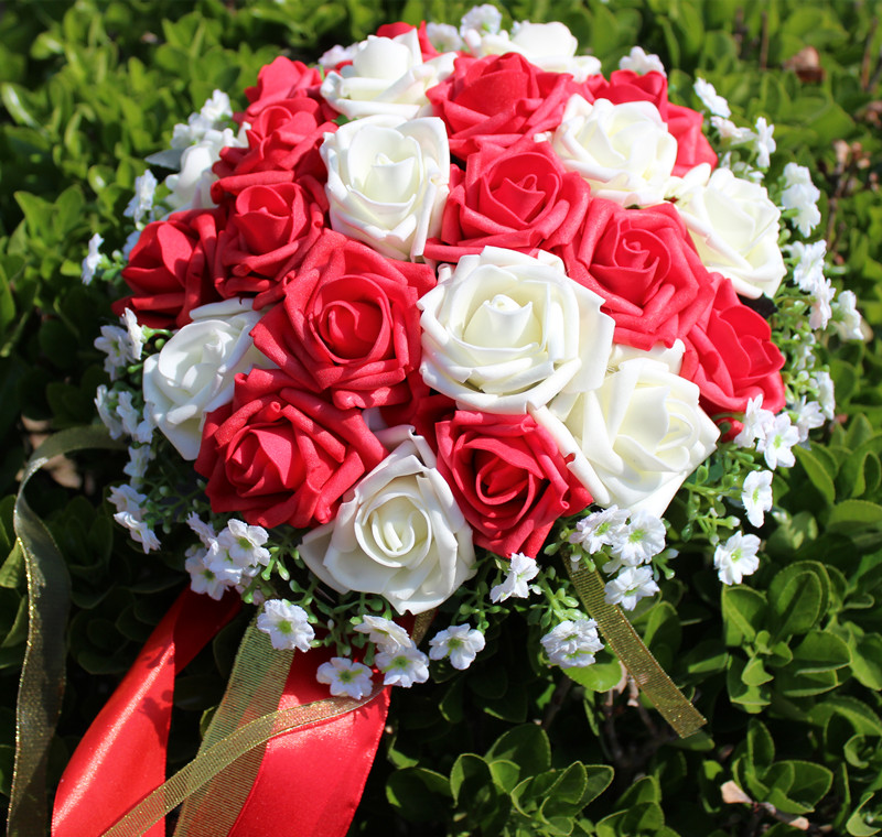 red and white rose bridal bouquet