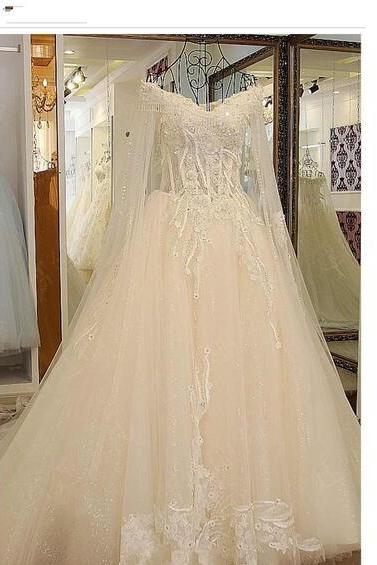 Graceful Lace Wedding Dresses A-Line V-Neck Lace Appliques Sexy Back Tiered Skirts Fashion Bridal Dresses Luxurious Wedding Gowns